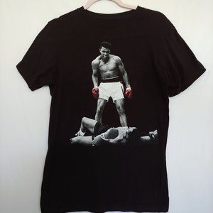 Black Mohammed Ali boxing knockout tshirt Small